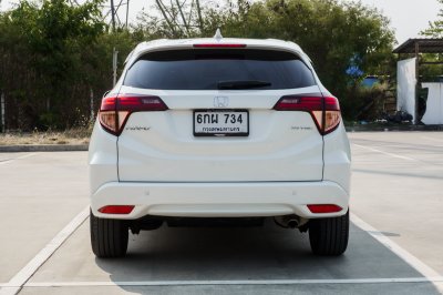 HONDA HR-V 1.8 E LIMITED ปี2017 (6กผ734)