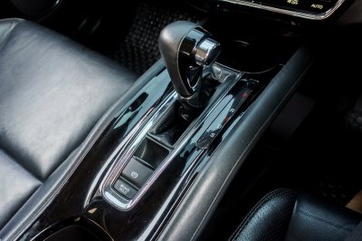 HONDA HR-V 1.8 E LIMITED ปี2017 (6กผ734)