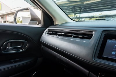 HONDA HR-V 1.8 E LIMITED ปี2017 (6กผ734)