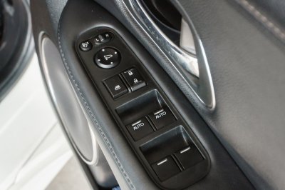 HONDA HR-V 1.8 E LIMITED ปี2017 (6กผ734)