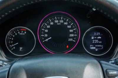 HONDA HR-V 1.8 E LIMITED ปี2017 (6กผ734)