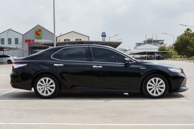 TOYOTA CAMRY 2.5 HYBRID ปี2021 (9กฉ2268)