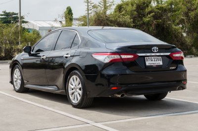 TOYOTA CAMRY 2.5 HYBRID ปี2021 (9กฉ2268)
