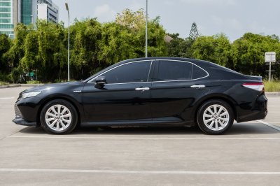 TOYOTA CAMRY 2.5 HYBRID ปี2021 (9กฉ2268)