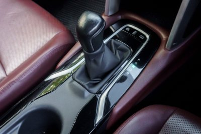 TOYOTA COROLLA CROSS 1.8 HYBRID PREMIUM ปี2021 (2ขณ4523)