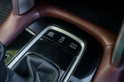 TOYOTA COROLLA CROSS 1.8 HYBRID PREMIUM ปี2021 (2ขณ4523)