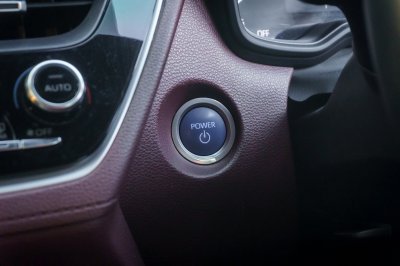 TOYOTA COROLLA CROSS 1.8 HYBRID PREMIUM ปี2021 (2ขณ4523)