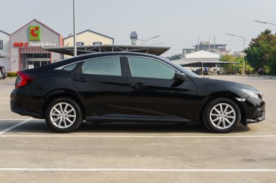 HONDA CIVIC 1.8 E AT ปี 2016 (6กช4239)