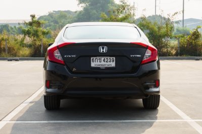 HONDA CIVIC 1.8 E AT ปี 2016 (6กช4239)