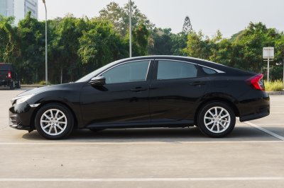 HONDA CIVIC 1.8 E AT ปี 2016 (6กช4239)