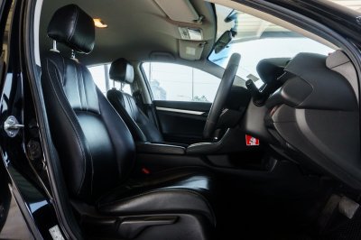 HONDA CIVIC 1.8 E AT ปี 2016 (6กช4239)