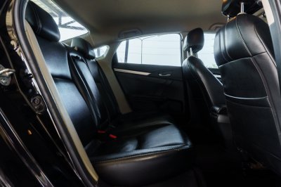 HONDA CIVIC 1.8 E AT ปี 2016 (6กช4239)