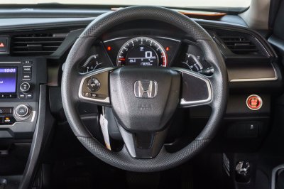 HONDA CIVIC 1.8 E AT ปี 2016 (6กช4239)