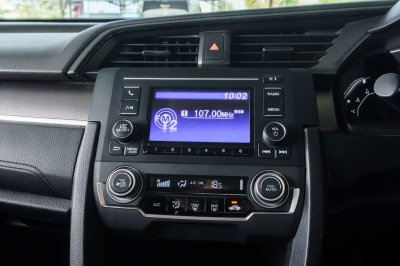 HONDA CIVIC 1.8 E AT ปี 2016 (6กช4239)