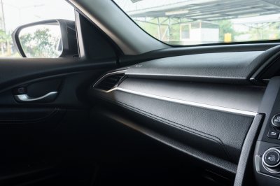 HONDA CIVIC 1.8 E AT ปี 2016 (6กช4239)