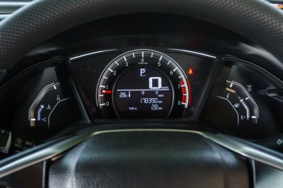 HONDA CIVIC 1.8 E AT ปี 2016 (6กช4239)