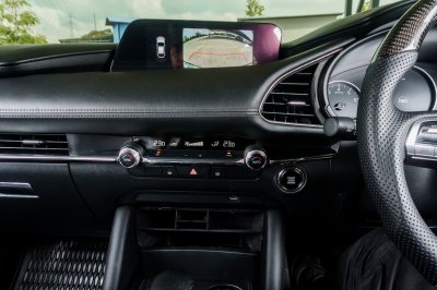 MAZDA 3 2.0 S SPORT ปี2019 (9กอ1627)