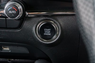 MAZDA 3 2.0 S SPORT ปี2019 (9กอ1627)