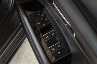 MAZDA 3 2.0 S SPORT ปี2019 (9กอ1627)