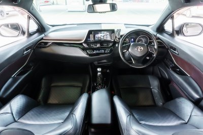 TOYOTA CHR 1.8 HV HI AT ปี 2018 (7กณ8897)