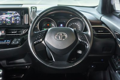 TOYOTA CHR 1.8 HV HI AT ปี 2018 (7กณ8897)