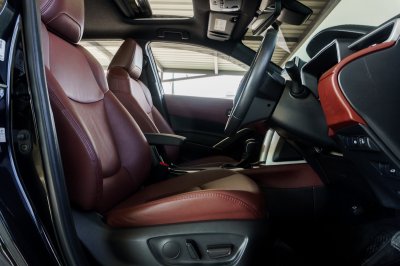 TOYOTA COROLLA CROSS 1.8 HYBRID PREMIUM SAFETY ปี2021 (2ขธ3465)