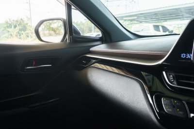 TOYOTA CHR 1.8 HV HI AT ปี 2018 (7กณ8897)