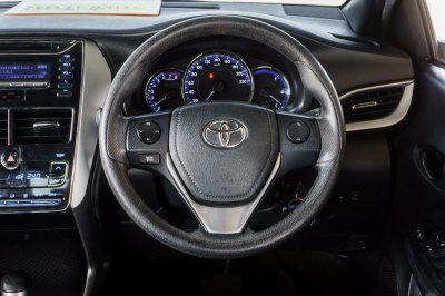 TOYOTA YARIS 1.2 E AT ปี2018 (ขก2178)