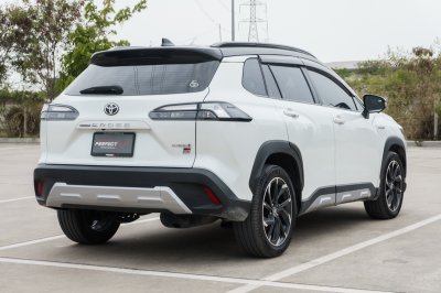 TOYOTA COROLLA CROSS 1.8 HYBRID PREMIUM SAFETY GR SPORT AT ปี2022 จด2023