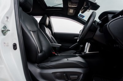 TOYOTA COROLLA CROSS 1.8 HYBRID PREMIUM SAFETY GR SPORT AT ปี2022 จด2023