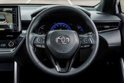 TOYOTA COROLLA CROSS 1.8 HYBRID PREMIUM SAFETY GR SPORT AT ปี2022 จด2023