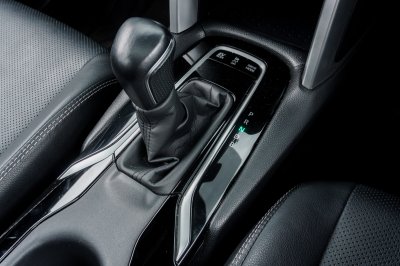 TOYOTA COROLLA CROSS 1.8 HYBRID PREMIUM SAFETY GR SPORT AT ปี2022 จด2023