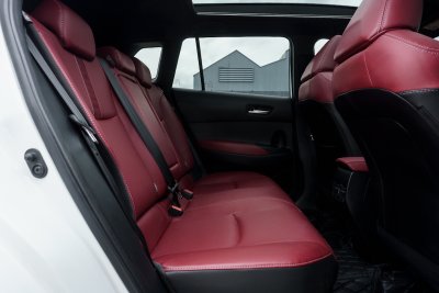 TOYOTA COROLLA CROSS 1.8 HEV PREMIUM LUXURY ปี2024 (5ขบ1369)