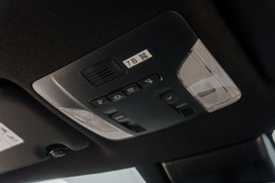 TOYOTA COROLLA CROSS 1.8 HYBRID PREMIUM SAFETY GR SPORT AT ปี2022 จด2023