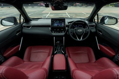 TOYOTA COROLLA CROSS 1.8 HEV PREMIUM LUXURY ปี2024 (5ขบ1369)