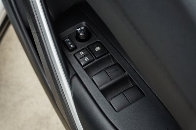 TOYOTA COROLLA CROSS 1.8 HYBRID PREMIUM SAFETY GR SPORT AT ปี2022 จด2023