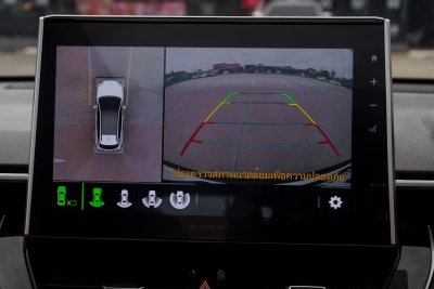 TOYOTA COROLLA CROSS 1.8 HEV PREMIUM LUXURY ปี2024 (5ขบ1369)