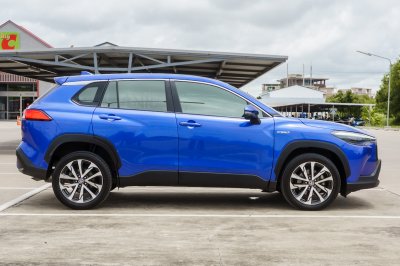 TOYOTA COROLLA CROSS 1.8 HYBRID PREMIUM ปี2022 (3ขฆ3960)