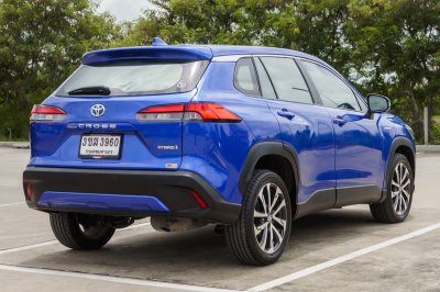 TOYOTA COROLLA CROSS 1.8 HYBRID PREMIUM ปี2022 (3ขฆ3960)