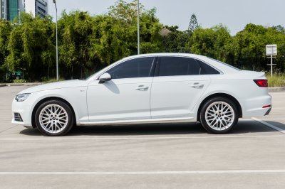 AUDI A4 2.0 TFSI S LINE SEDAN ปี2019 (จง34)