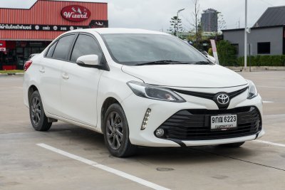 TOYOTA VIOS 1.5 MID ปี2019 (9กณ6223)