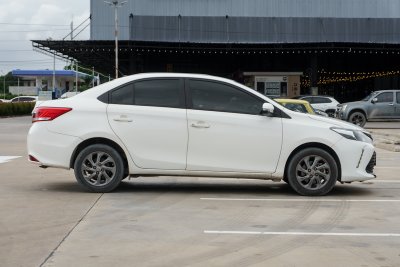 TOYOTA VIOS 1.5 MID ปี2019 (9กณ6223)