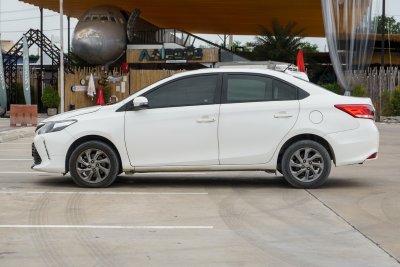 TOYOTA VIOS 1.5 MID ปี2019 (9กณ6223)