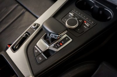 AUDI A4 2.0 TFSI S LINE SEDAN ปี2019 (จง34)