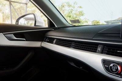 AUDI A4 2.0 TFSI S LINE SEDAN ปี2019 (จง34)