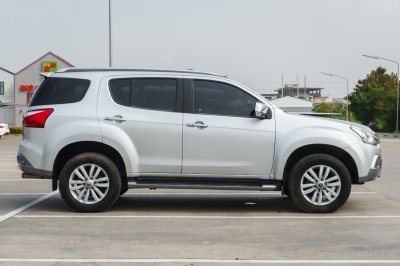 ISUZU MU-X 3.0 DVD AT ปี 2018 (8กค7604)