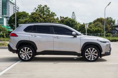 TOYOTA COROLLA CROSS 1.8 HV PREMIUM SAFETY AT ปี 2023 (5ขก8945)
