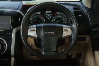 ISUZU MU-X 3.0 DVD AT ปี 2018 (7กย9872)