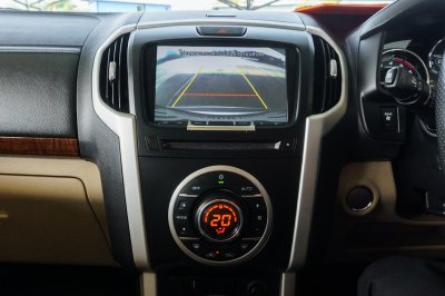 ISUZU MU-X 3.0 DVD AT ปี 2018 (8กว7637)