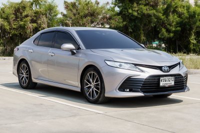 TOYOTA CAMRY 2.5 HEV PREMIUM LUXURY ปี2023 (4ขน3212)